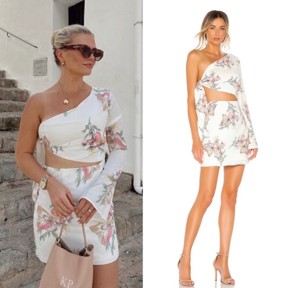 Superdown Essie One Shoulder Revolve Dress